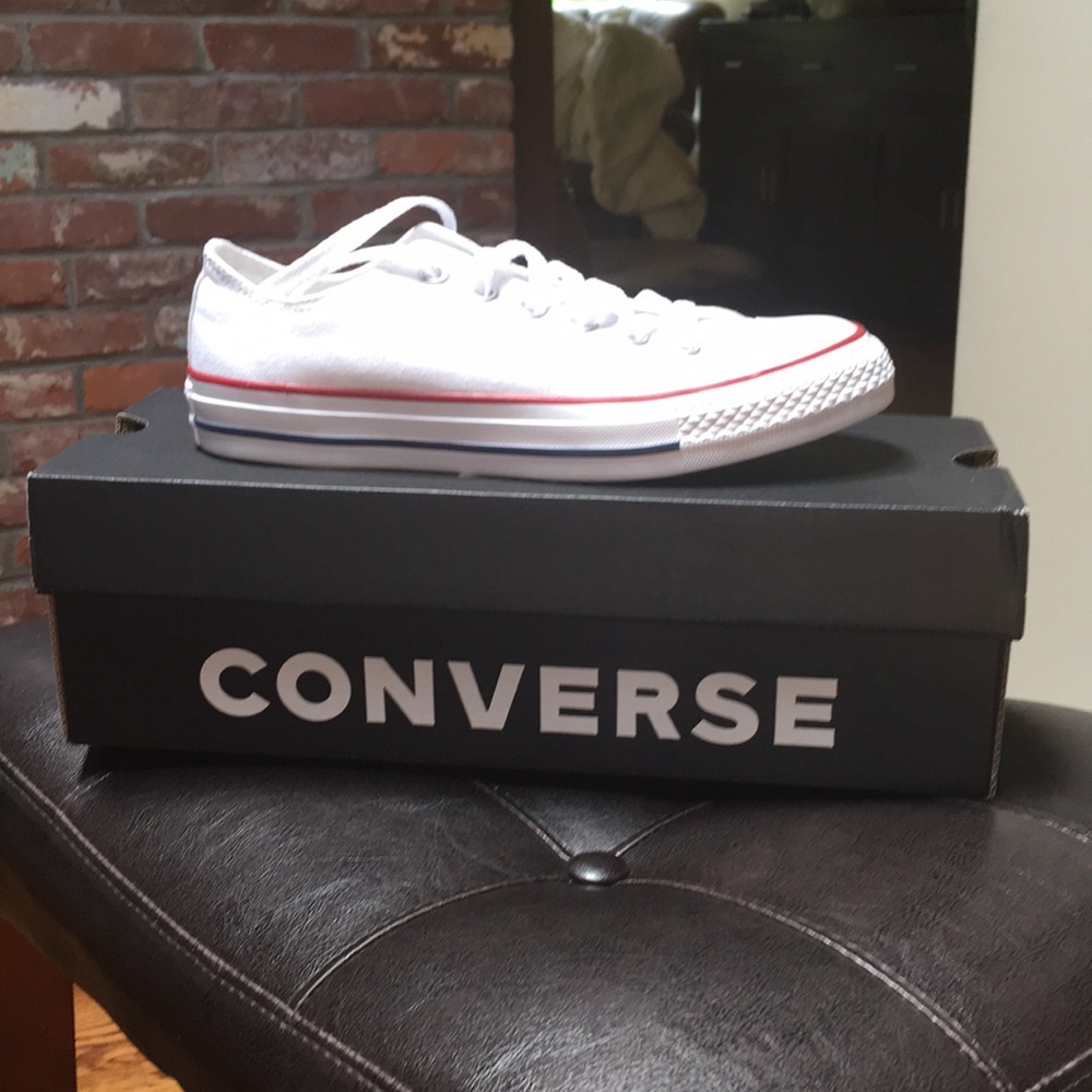BRAND NEW NEVER WORN WHITE CONVERSE